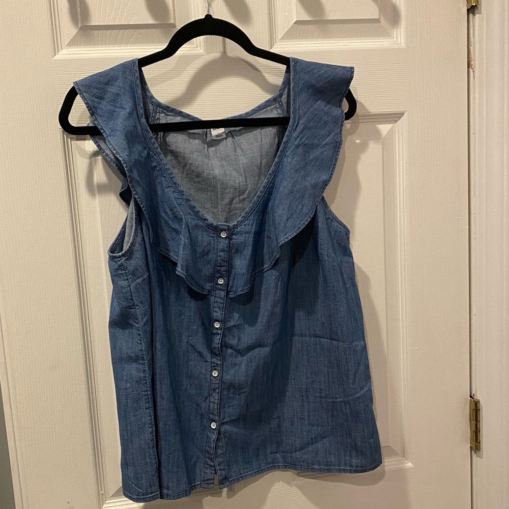 Old navy chambray sleeveless